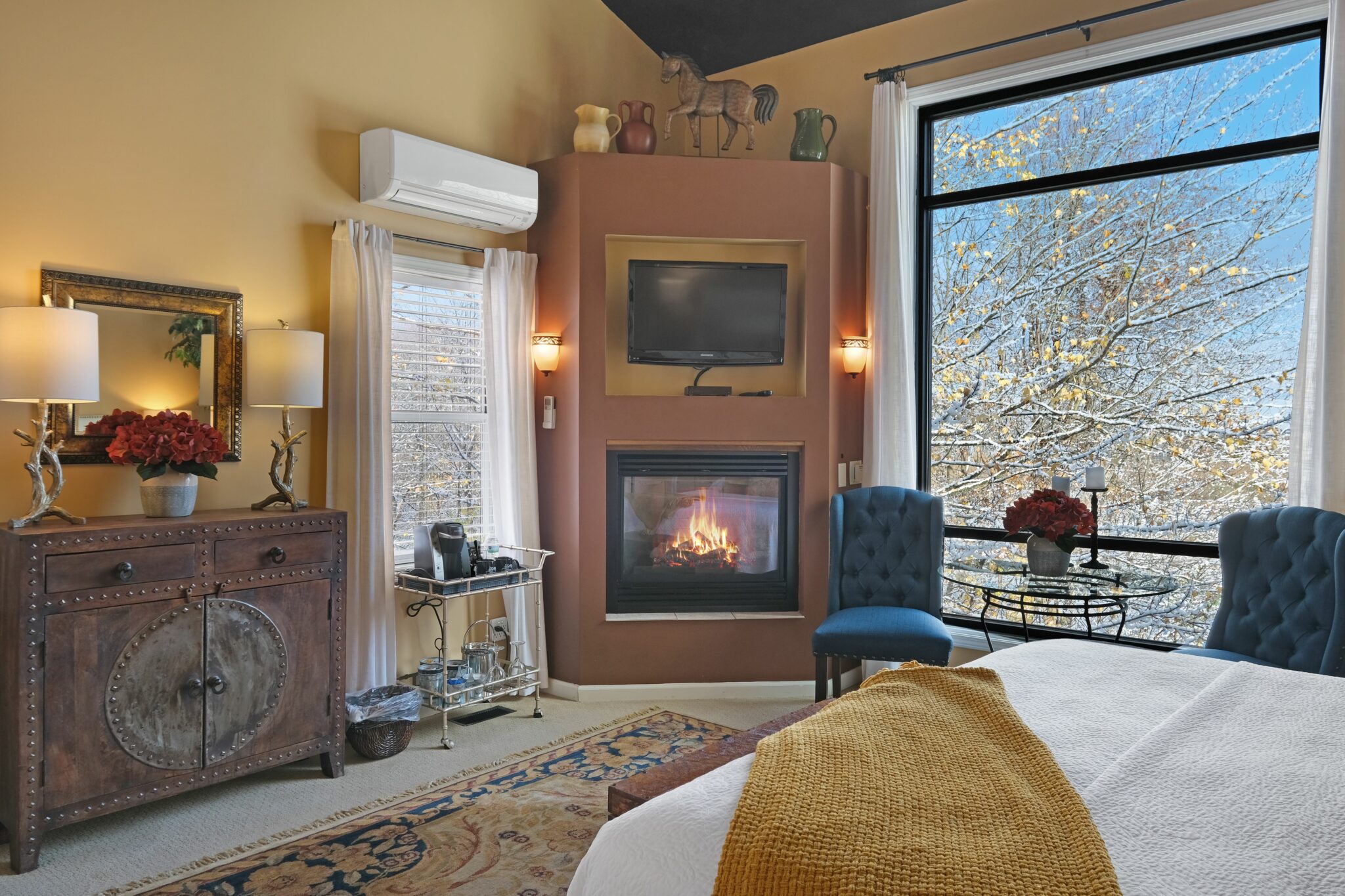 King Arthur Room with Fireplace, Flat screen TV, and Large Window